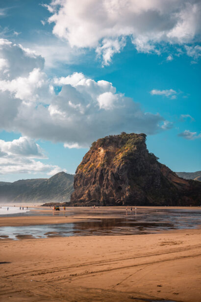 naina redhu, naina.co, new zealand, auckland, piha beach, black sand, tourism, travel photographer, ocean, self portraits, writer, blogger, experience collector, Adelaide photographer, sunset, waves, the gap