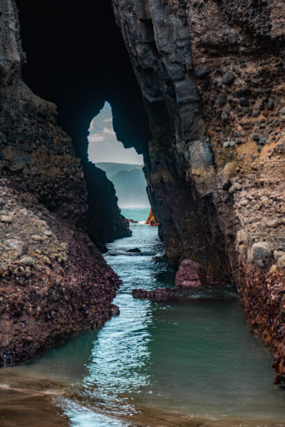 naina redhu, naina.co, new zealand, auckland, piha beach, black sand, tourism, travel photographer, ocean, self portraits, writer, blogger, experience collector, Adelaide photographer, sunset, waves, the gap