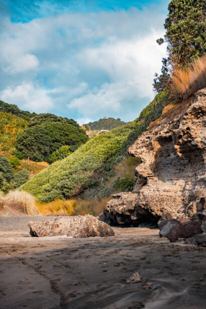 naina redhu, naina.co, new zealand, auckland, piha beach, black sand, tourism, travel photographer, ocean, self portraits, writer, blogger, experience collector, Adelaide photographer, sunset, waves, the gap