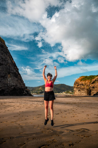 naina redhu, naina.co, new zealand, auckland, piha beach, black sand, tourism, travel photographer, ocean, self portraits, writer, blogger, experience collector, Adelaide photographer, sunset, waves, the gap