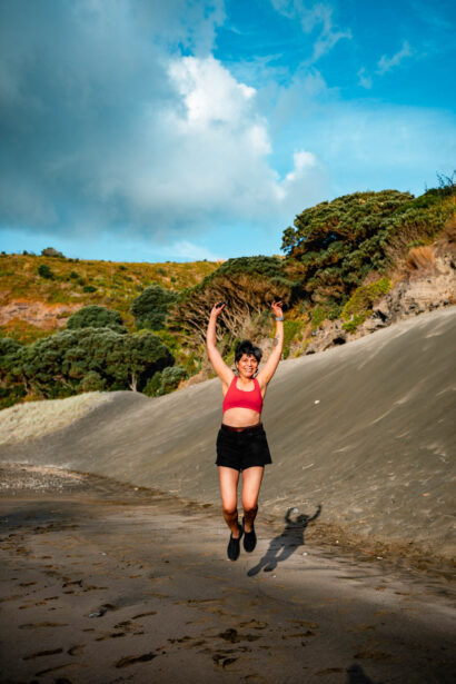 naina redhu, naina.co, new zealand, auckland, piha beach, black sand, tourism, travel photographer, ocean, self portraits, writer, blogger, experience collector, Adelaide photographer, sunset, waves, the gap