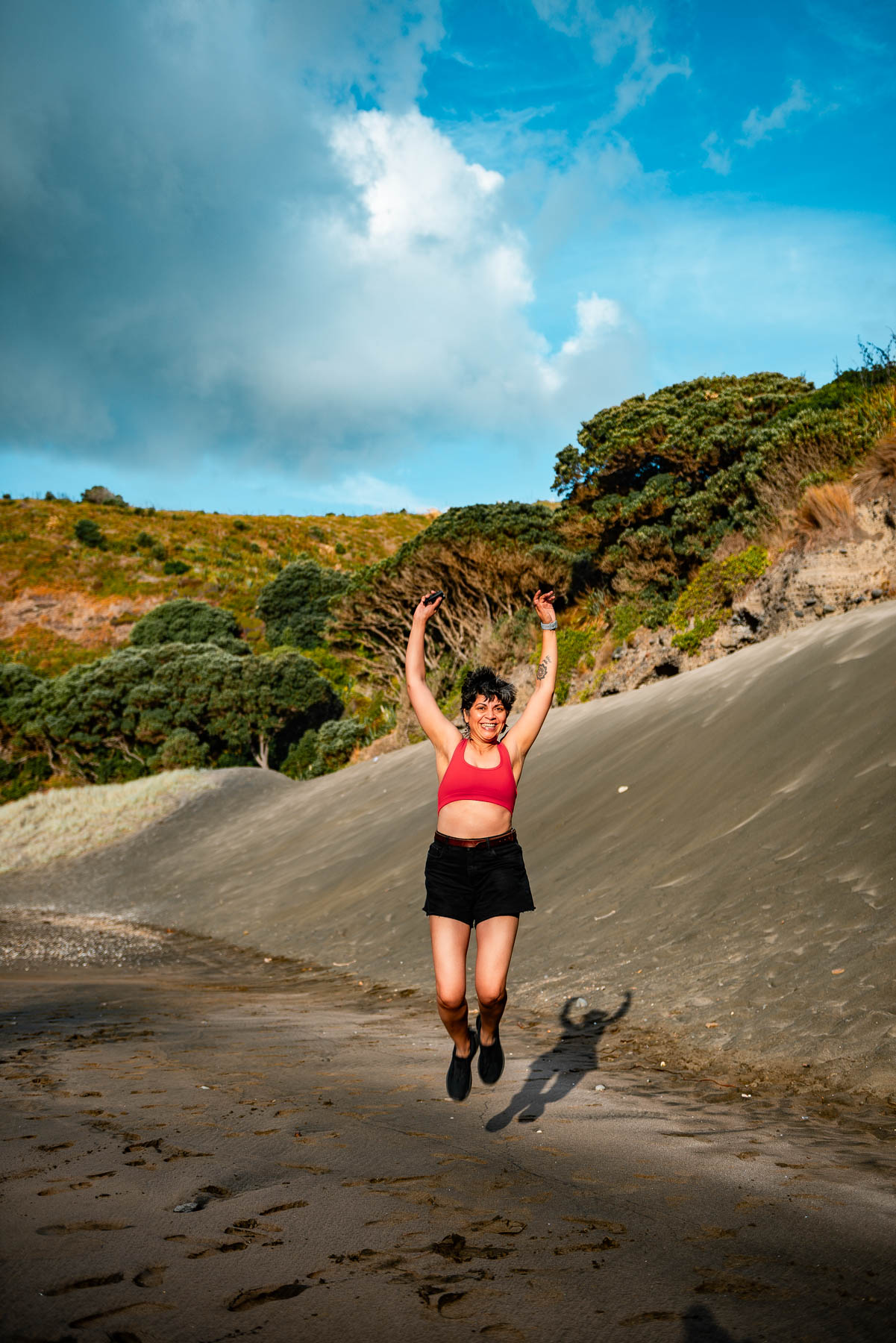 naina redhu, naina.co, new zealand, auckland, piha beach, black sand, tourism, travel photographer, ocean, self portraits, writer, blogger, experience collector, Adelaide photographer, sunset, waves, the gap