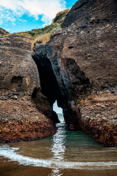 naina redhu, naina.co, new zealand, auckland, piha beach, black sand, tourism, travel photographer, ocean, self portraits, writer, blogger, experience collector, Adelaide photographer, sunset, waves, the gap