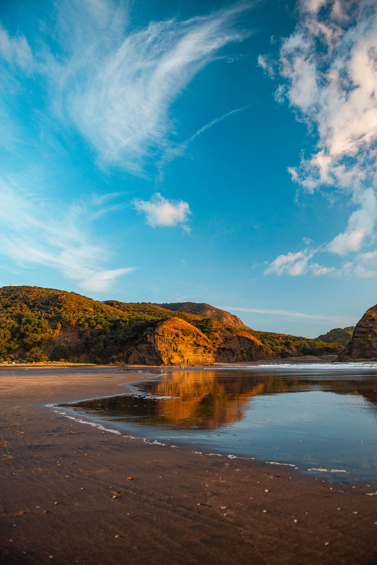 naina redhu, naina.co, new zealand, auckland, piha beach, black sand, tourism, travel photographer, ocean, self portraits, writer, blogger, experience collector, Adelaide photographer, sunset, waves, the gap