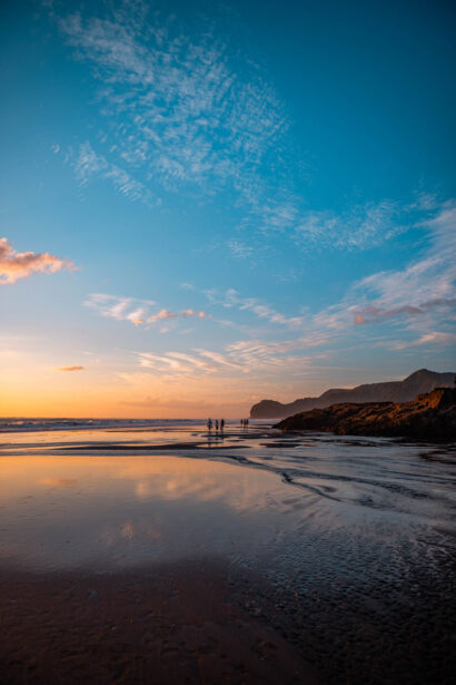 naina redhu, naina.co, new zealand, auckland, piha beach, black sand, tourism, travel photographer, ocean, self portraits, writer, blogger, experience collector, Adelaide photographer, sunset, waves, the gap