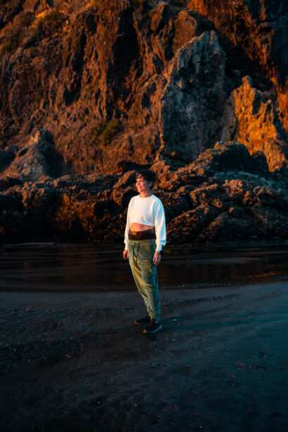 naina redhu, naina.co, new zealand, auckland, piha beach, black sand, tourism, travel photographer, ocean, self portraits, writer, blogger, experience collector, Adelaide photographer, sunset, waves, the gap