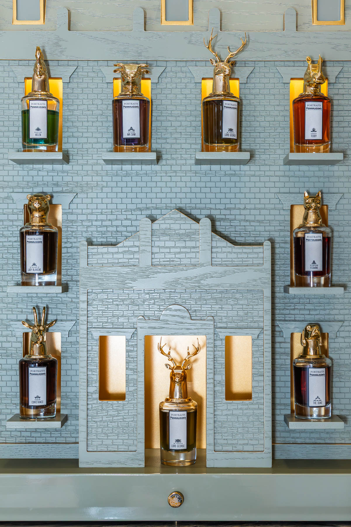 penhaligons, David Jones, Adelaide photographer, store front, visual merchandise photographer, store photographer, store photography, fragrance brand, London, PUIG, perfumes, eyesforluxury, luxury brand, puig oceania, naina Redhu, naina.co, professional photography