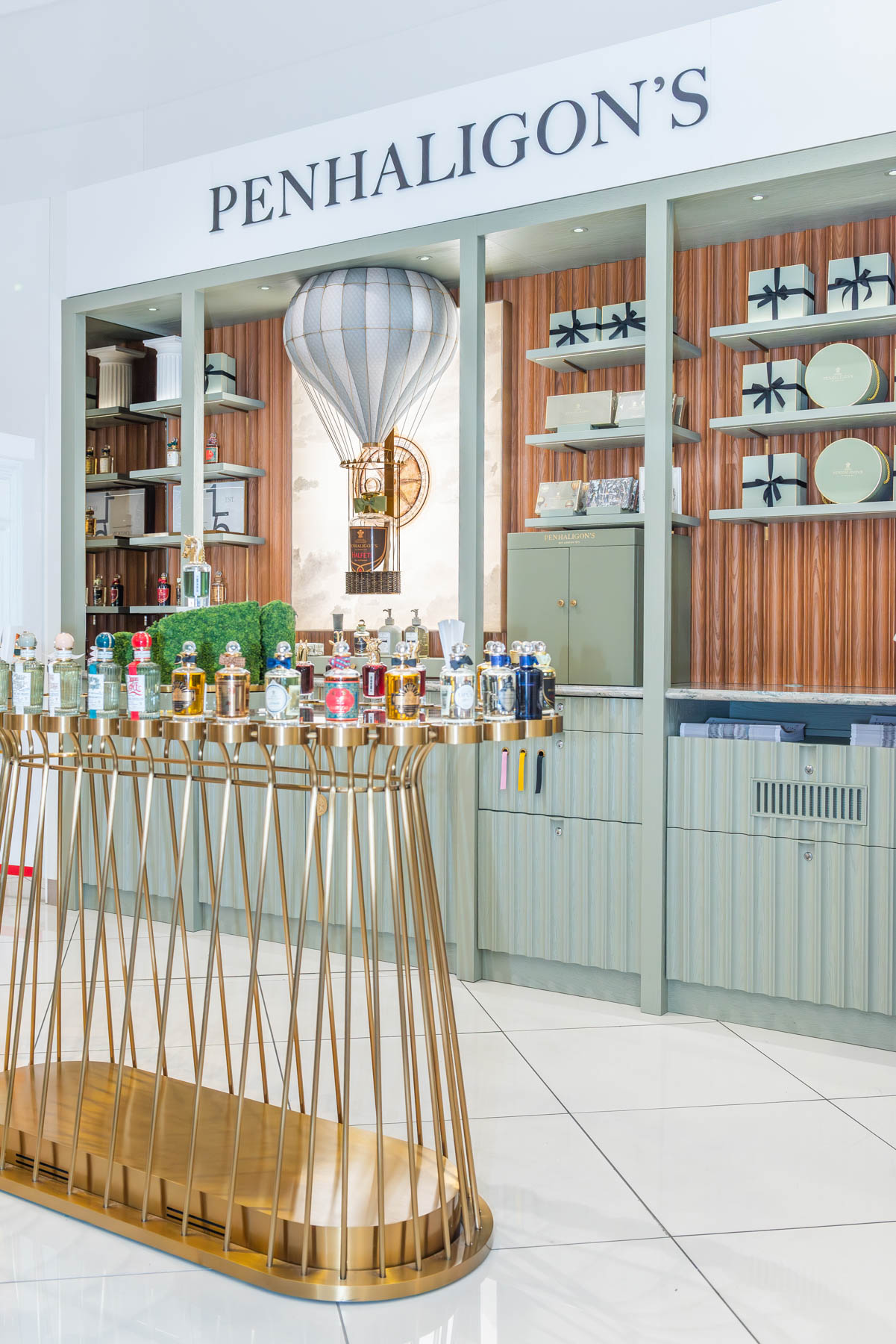 penhaligons, David Jones, Adelaide photographer, store front, visual merchandise photographer, store photographer, store photography, fragrance brand, London, PUIG, perfumes, eyesforluxury, luxury brand, puig oceania, naina Redhu, naina.co, professional photography