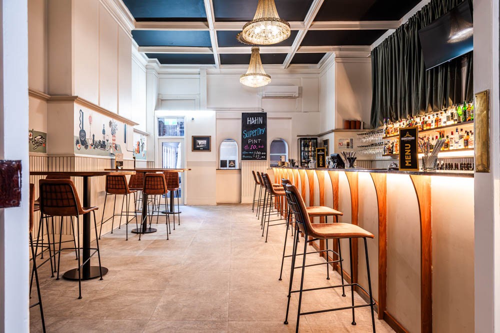 ambassadors hotel, Adelaide heritage hotel, heritage places, king William street, CBD, south Australia, architecture, photographer, photography, naina, naina.co, naina Redhu, stewart dingle, bar, gaming room, billiards, glasshouse restaurant