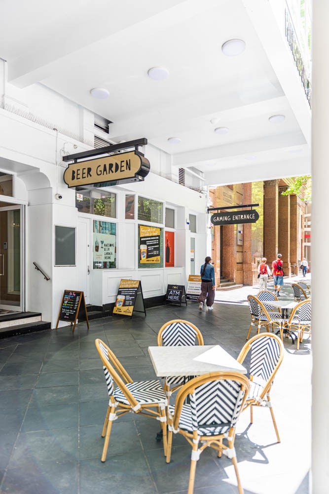 Images of Ambassadors Resort, 107-109 King William Avenue, Adelaide. Images of Ambassadors Resort, 107-109 King William Avenue, Adelaide.