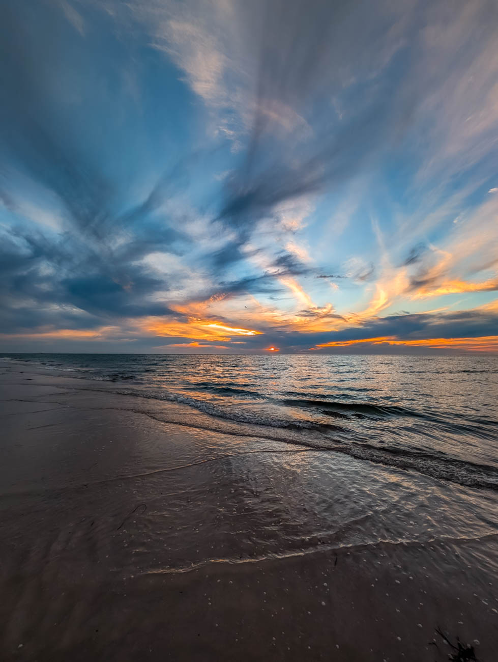 naina.co, naina Redhu, Adelaide photographer, female photographer, woman, semaphore beach, south Australia, sunset, lifestyle photographer, travel photographer, eyesfordestinations, Australia, landscape, ocean, water, waves, luxury photographer, writer, blogger, travel, tourism