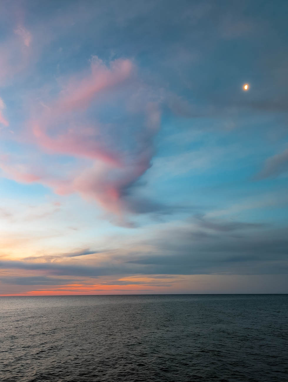 naina.co, naina Redhu, Adelaide photographer, female photographer, woman, semaphore beach, south Australia, sunset, lifestyle photographer, travel photographer, eyesfordestinations, Australia, landscape, ocean, water, waves, luxury photographer, writer, blogger, travel, tourism
